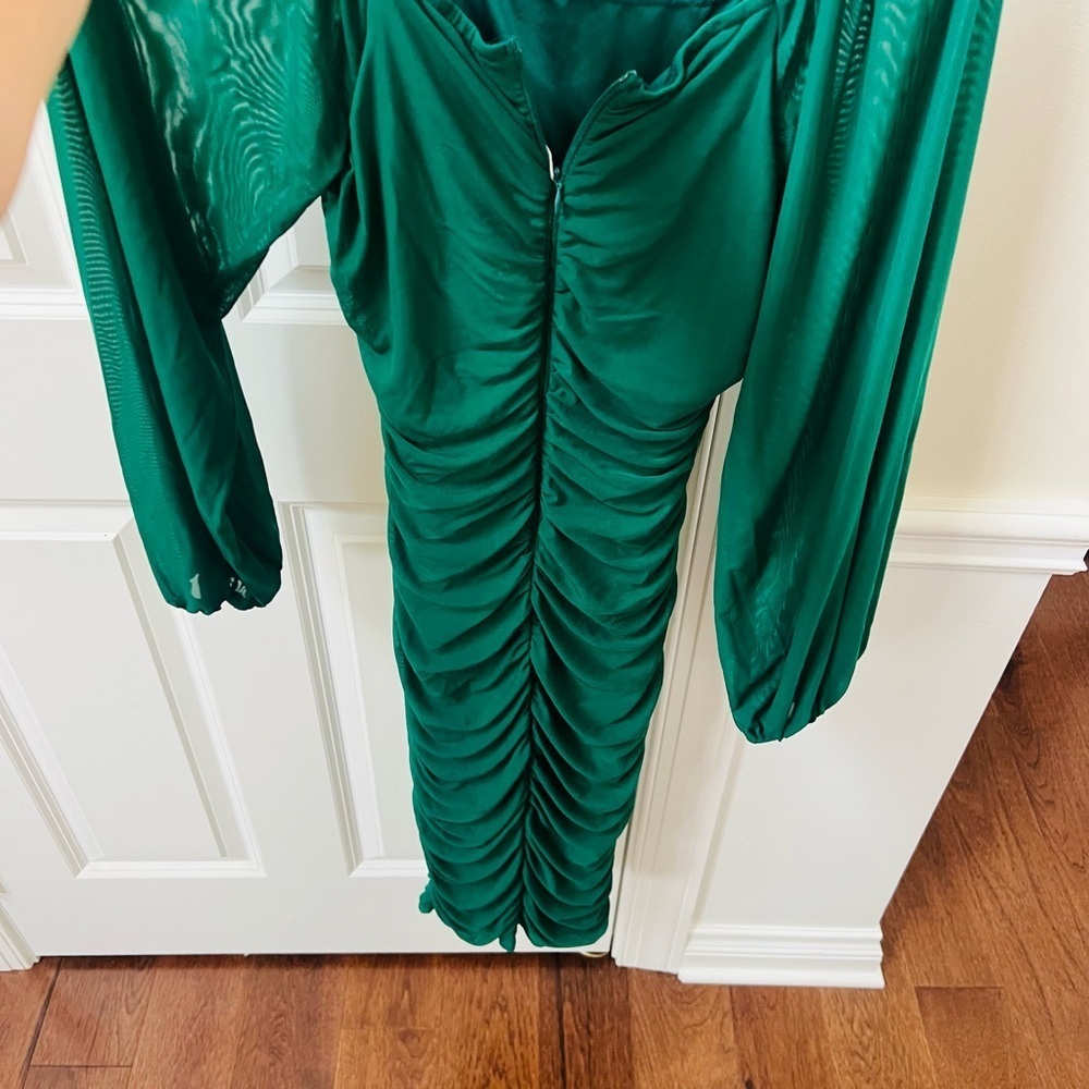 Elegant Green Long Sleeve Dress - Picture 4 of 5